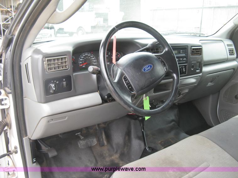 image for item H8561 2003 Ford F250 Super Duty XL Ext. Cab utility truck