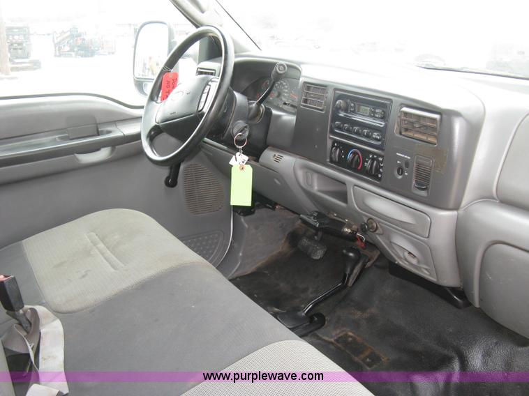 image for item H8561 2003 Ford F250 Super Duty XL Ext. Cab utility truck