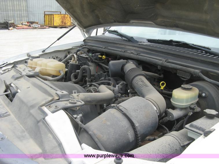 image for item H8561 2003 Ford F250 Super Duty XL Ext. Cab utility truck