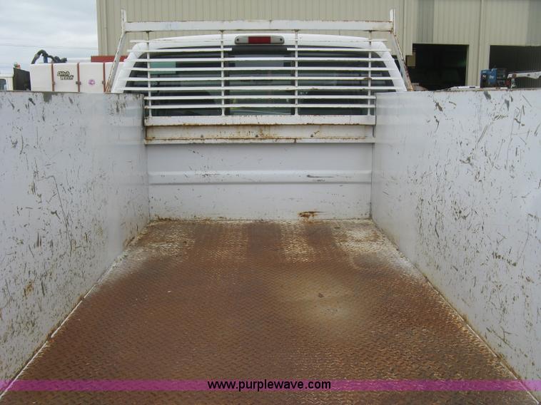 image for item H8561 2003 Ford F250 Super Duty XL Ext. Cab utility truck