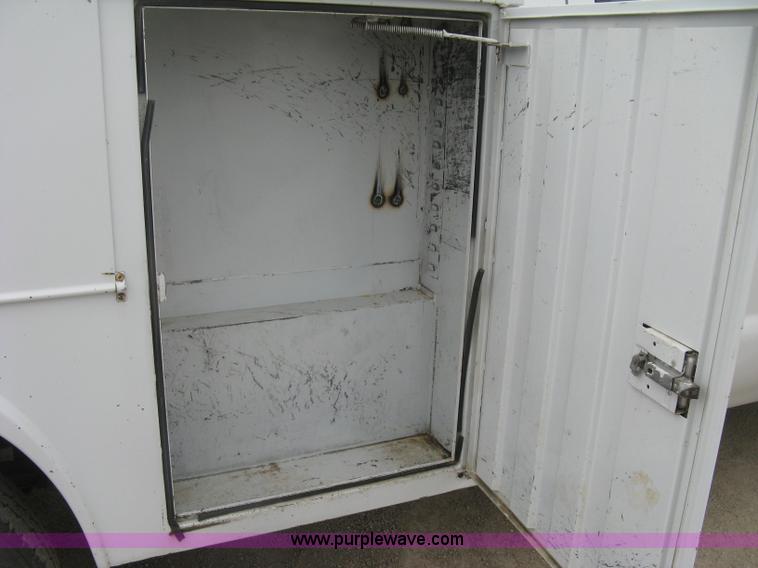 image for item H8561 2003 Ford F250 Super Duty XL Ext. Cab utility truck