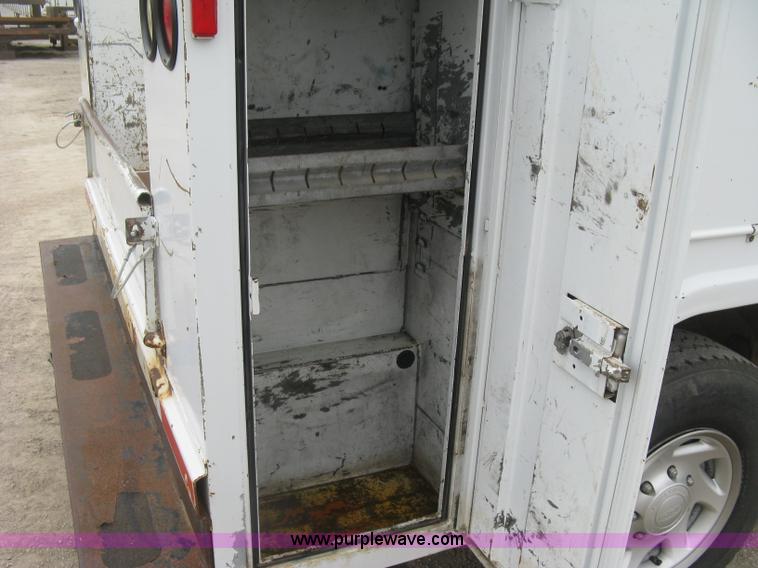 image for item H8561 2003 Ford F250 Super Duty XL Ext. Cab utility truck