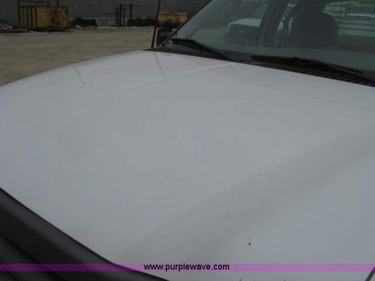 image for item H8561 2003 Ford F250 Super Duty XL Ext. Cab utility truck