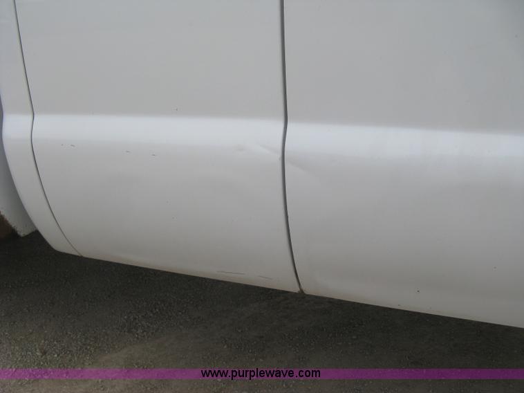 image for item H8561 2003 Ford F250 Super Duty XL Ext. Cab utility truck