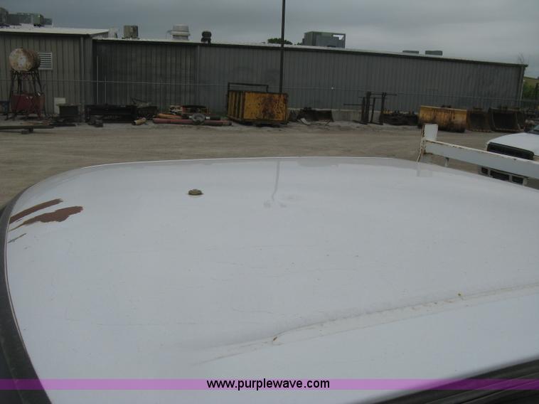 image for item H8561 2003 Ford F250 Super Duty XL Ext. Cab utility truck