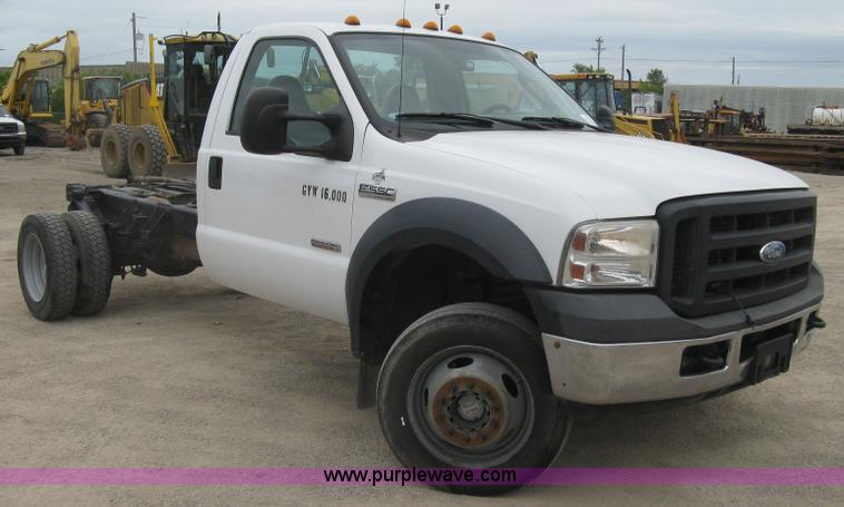 image for item H8562 2006 Ford F550 Super Duty XL cab and chassis