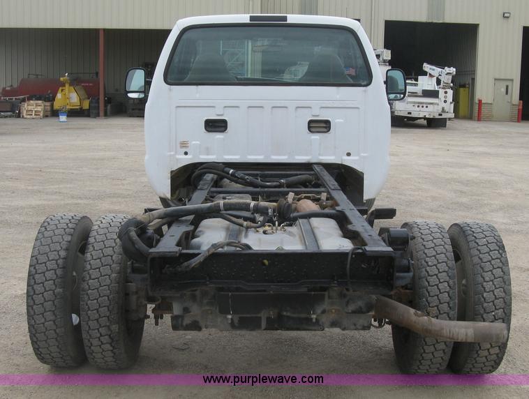 image for item H8562 2006 Ford F550 Super Duty XL cab and chassis