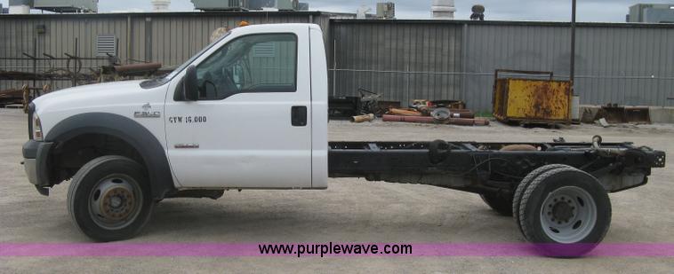 image for item H8562 2006 Ford F550 Super Duty XL cab and chassis