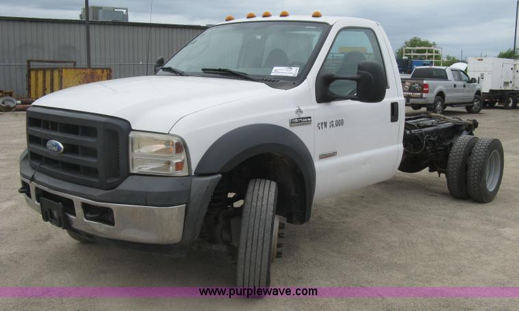 image for item H8562 2006 Ford F550 Super Duty XL cab and chassis