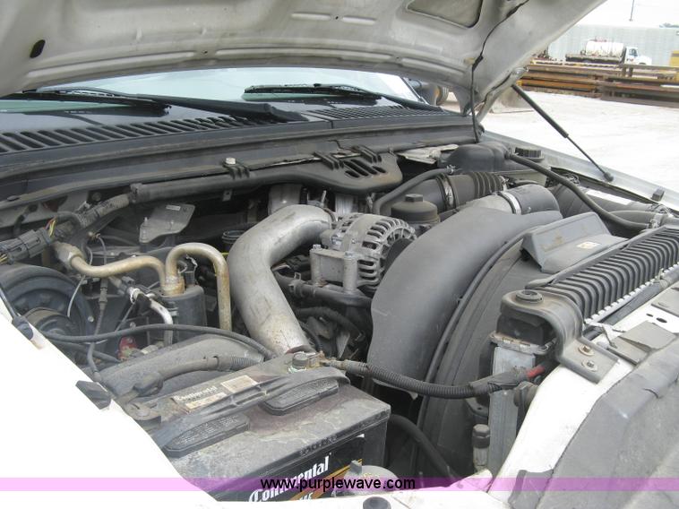 image for item H8562 2006 Ford F550 Super Duty XL cab and chassis