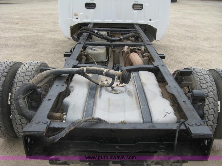 image for item H8562 2006 Ford F550 Super Duty XL cab and chassis