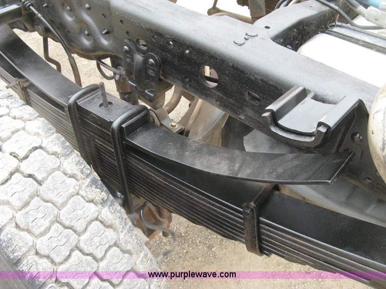 image for item H8562 2006 Ford F550 Super Duty XL cab and chassis