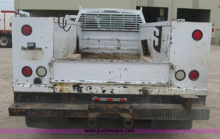 image for item H8566 2001 Ford F550 Super Duty XL utility truck