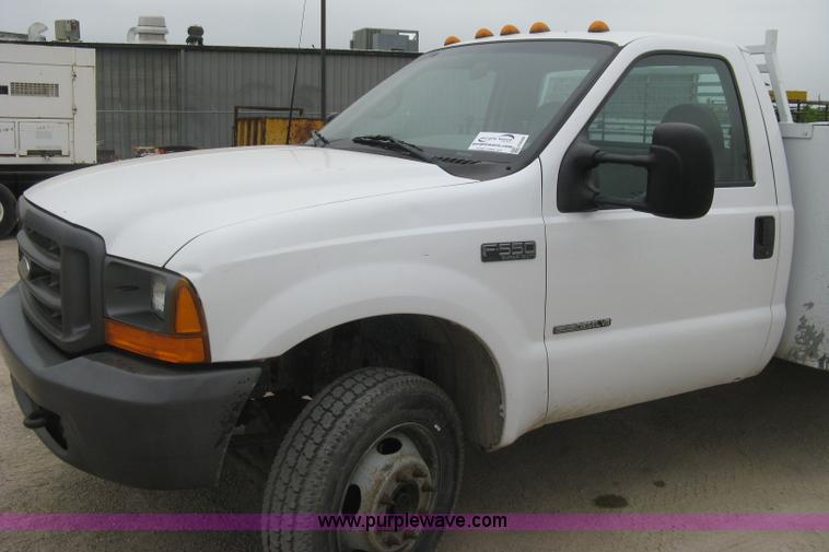 image for item H8566 2001 Ford F550 Super Duty XL utility truck
