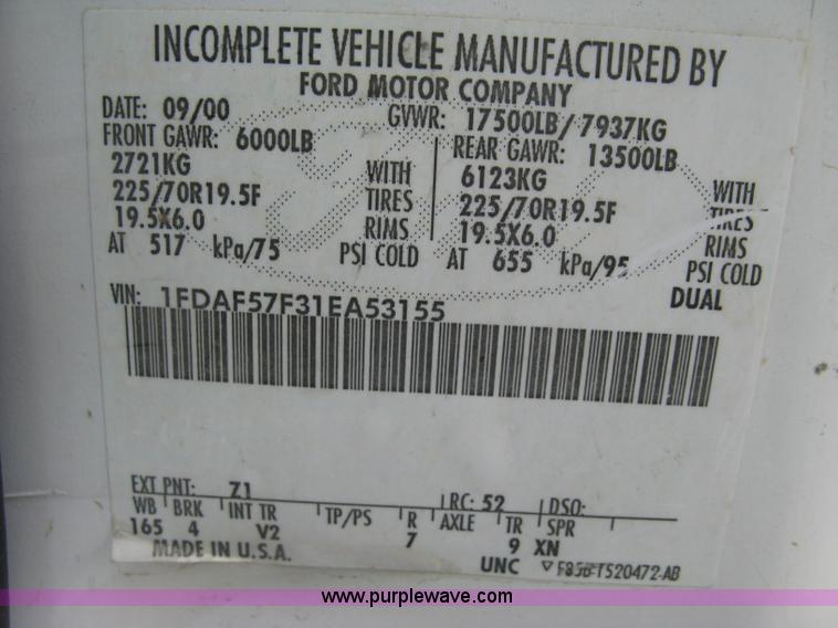 image for item H8566 2001 Ford F550 Super Duty XL utility truck