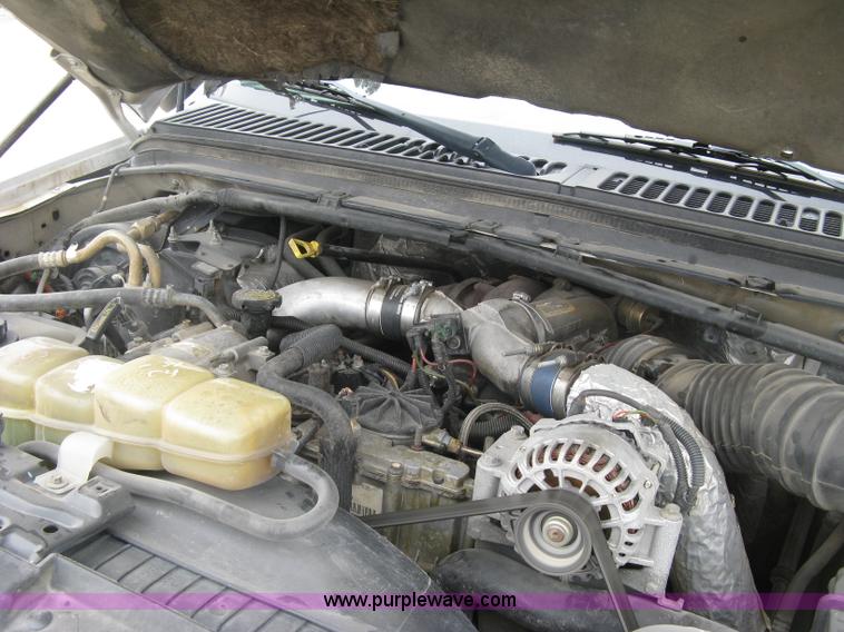 image for item H8566 2001 Ford F550 Super Duty XL utility truck