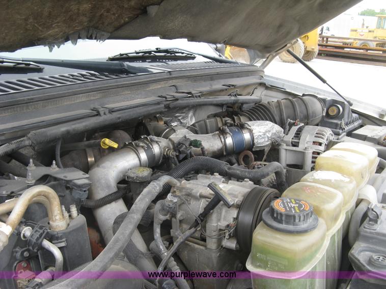 image for item H8566 2001 Ford F550 Super Duty XL utility truck