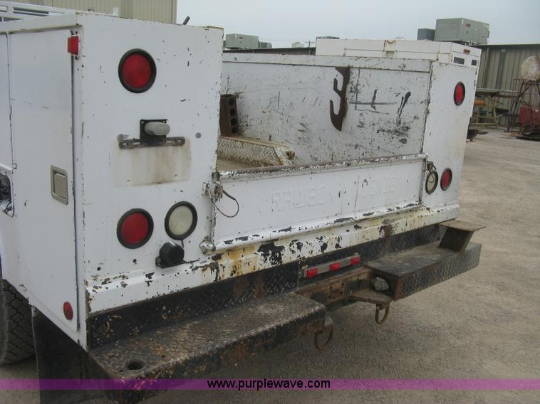 image for item H8566 2001 Ford F550 Super Duty XL utility truck