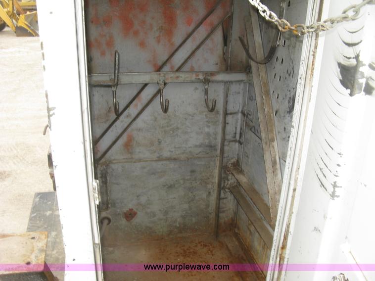 image for item H8566 2001 Ford F550 Super Duty XL utility truck