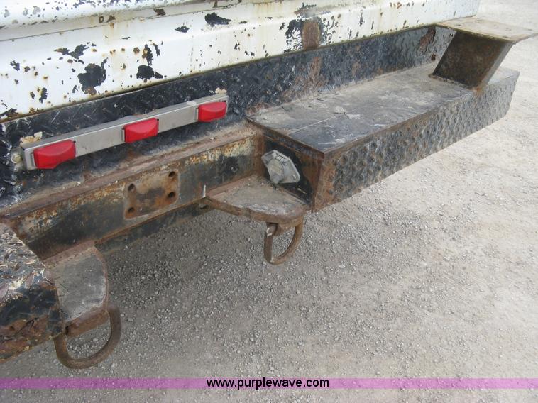 image for item H8566 2001 Ford F550 Super Duty XL utility truck