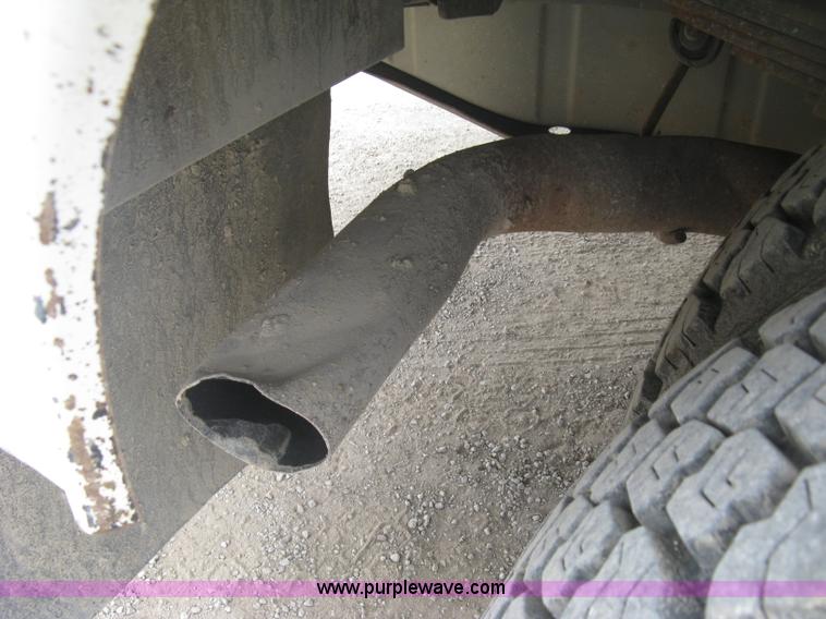 image for item H8566 2001 Ford F550 Super Duty XL utility truck