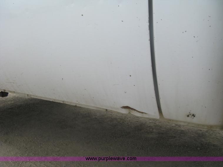 image for item H8566 2001 Ford F550 Super Duty XL utility truck