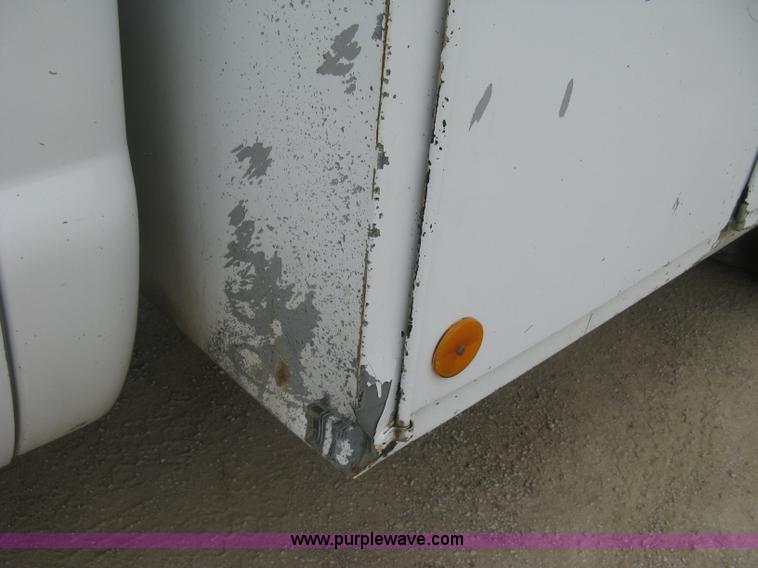 image for item H8566 2001 Ford F550 Super Duty XL utility truck