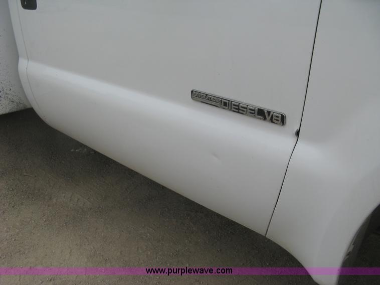 image for item H8566 2001 Ford F550 Super Duty XL utility truck