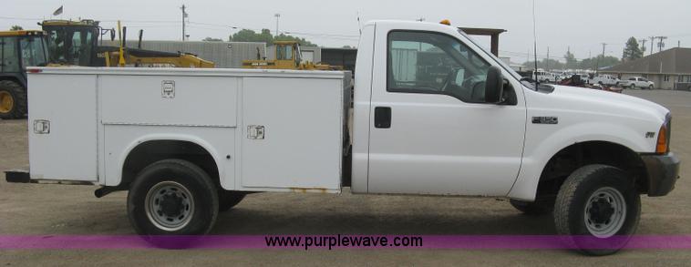 image for item H8567 2000 Ford F350  XL Super Duty utility truck