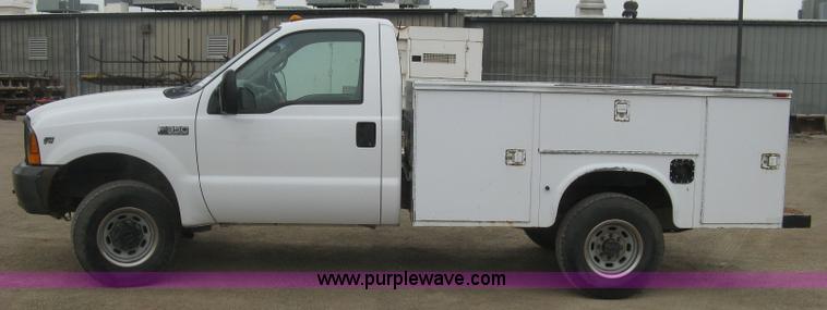 image for item H8567 2000 Ford F350  XL Super Duty utility truck