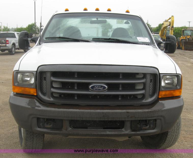 image for item H8567 2000 Ford F350  XL Super Duty utility truck