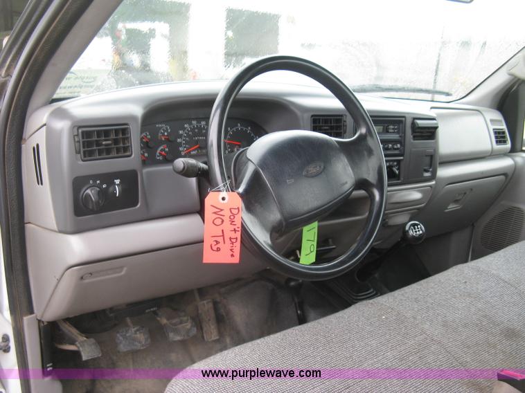 image for item H8567 2000 Ford F350  XL Super Duty utility truck