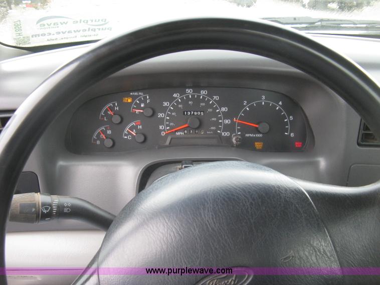 image for item H8567 2000 Ford F350  XL Super Duty utility truck