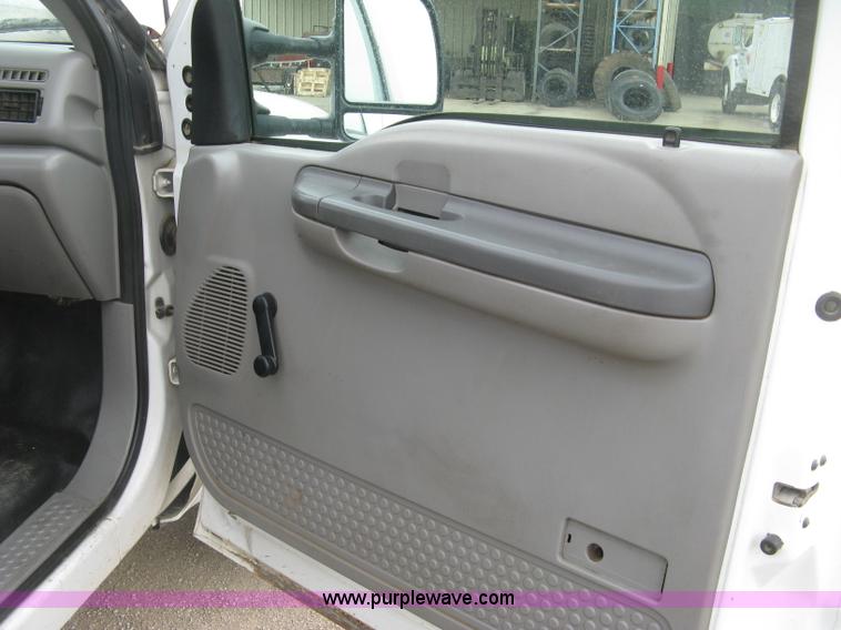 image for item H8567 2000 Ford F350  XL Super Duty utility truck