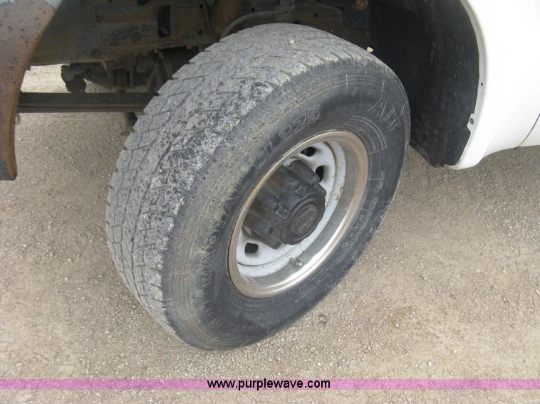 image for item H8567 2000 Ford F350  XL Super Duty utility truck