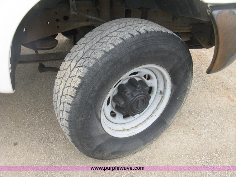 image for item H8567 2000 Ford F350  XL Super Duty utility truck