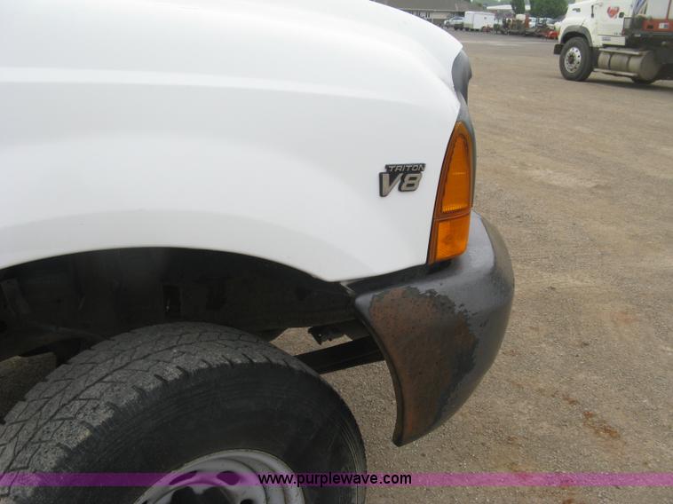image for item H8567 2000 Ford F350  XL Super Duty utility truck