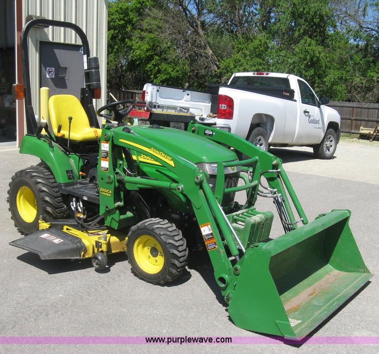 image for item H8570 2010 John Deere 2305HST MFWD utility tractor