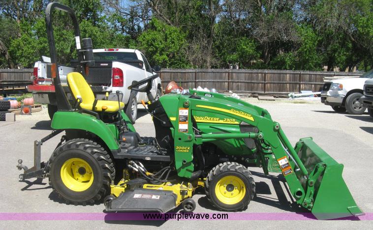 image for item H8570 2010 John Deere 2305HST MFWD utility tractor