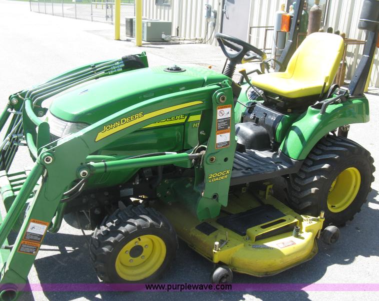 image for item H8570 2010 John Deere 2305HST MFWD utility tractor