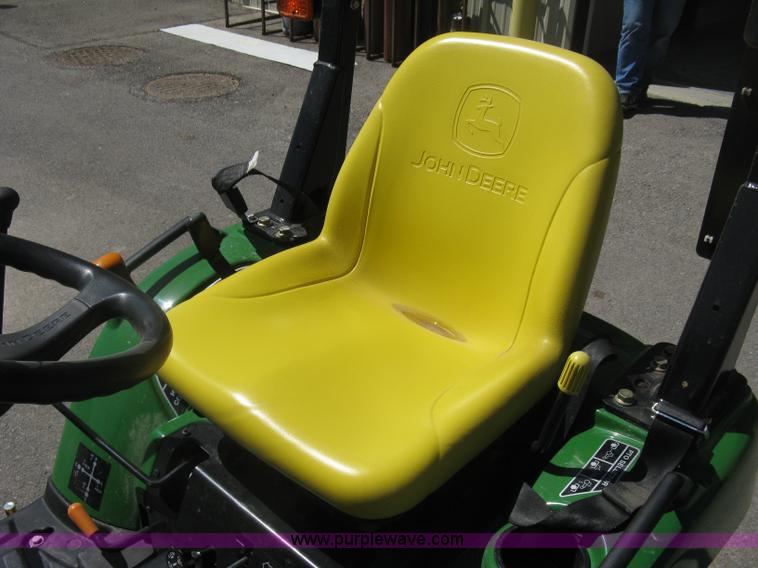 image for item H8570 2010 John Deere 2305HST MFWD utility tractor