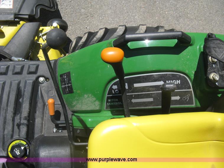 image for item H8570 2010 John Deere 2305HST MFWD utility tractor