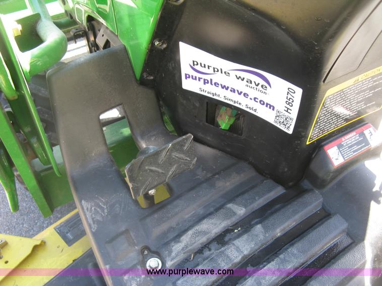 image for item H8570 2010 John Deere 2305HST MFWD utility tractor
