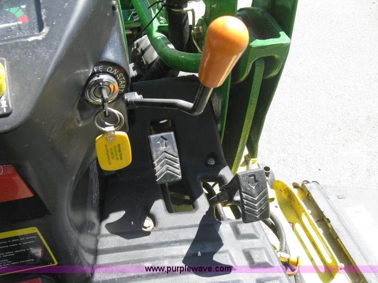 image for item H8570 2010 John Deere 2305HST MFWD utility tractor