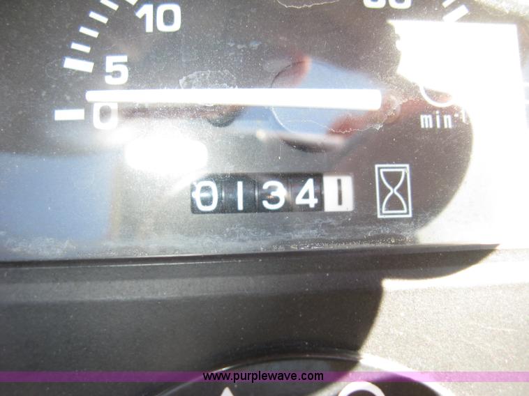 image for item H8570 2010 John Deere 2305HST MFWD utility tractor