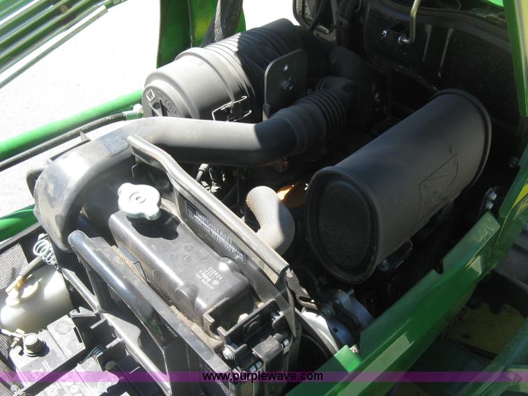 image for item H8570 2010 John Deere 2305HST MFWD utility tractor