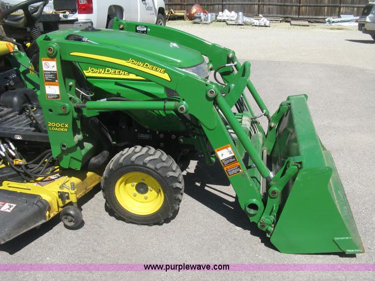 image for item H8570 2010 John Deere 2305HST MFWD utility tractor