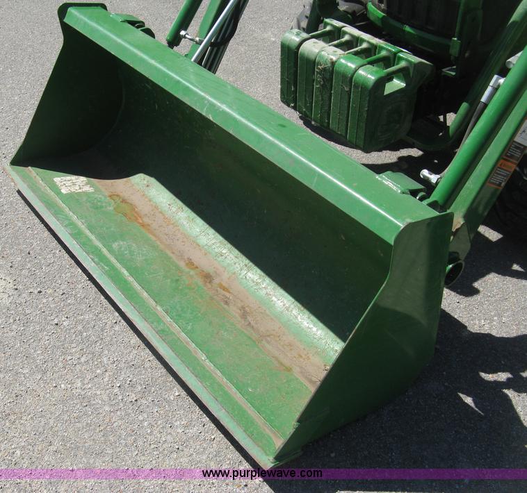 image for item H8570 2010 John Deere 2305HST MFWD utility tractor
