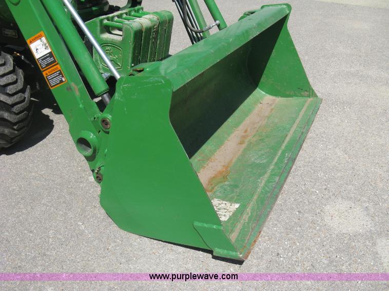 image for item H8570 2010 John Deere 2305HST MFWD utility tractor