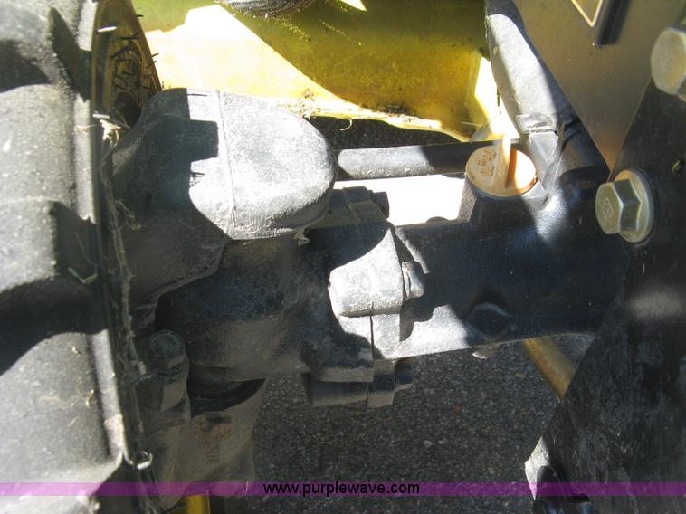 image for item H8570 2010 John Deere 2305HST MFWD utility tractor